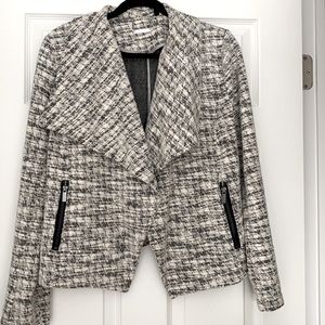 White House Black Market (WHBM) Gorgeous mint condition 💜